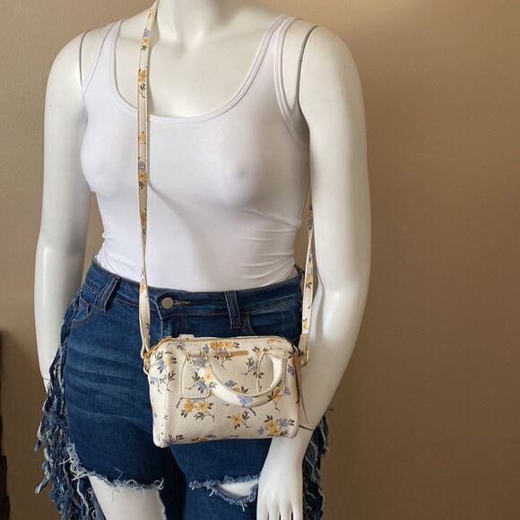 NWT Steve Madden BCASEY Crossbody - Multi-Color - Picture 14 of 15